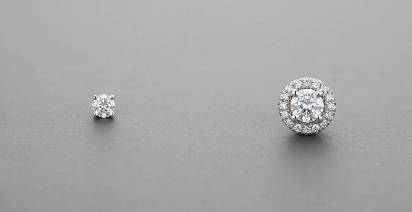 Comparación de un diamante con engaste tradicional versus engaste ilusión mostrando el aumento visual